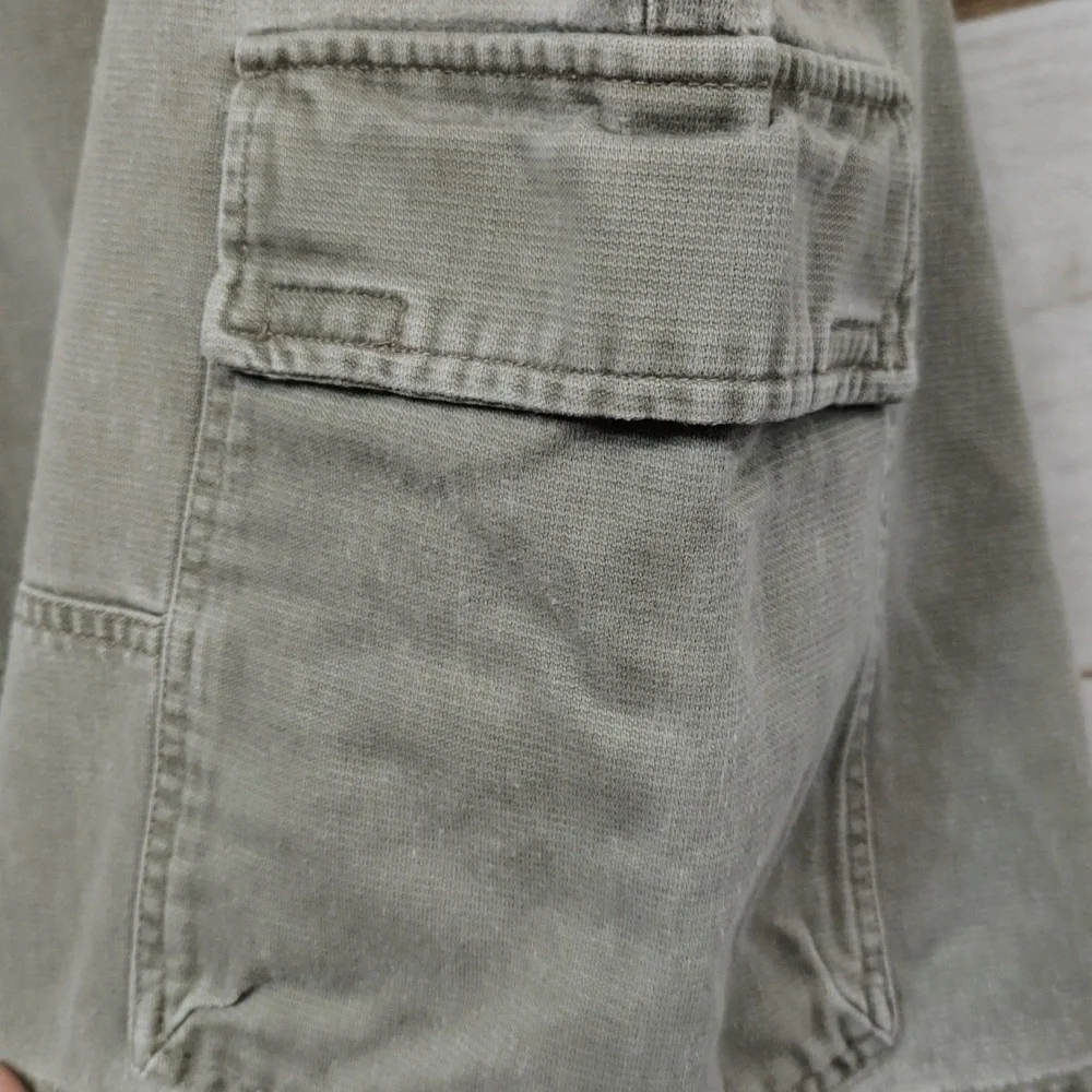 Columbia Cargo Shorts, Light Olive Grey Size 34 - Picture 5 of 11